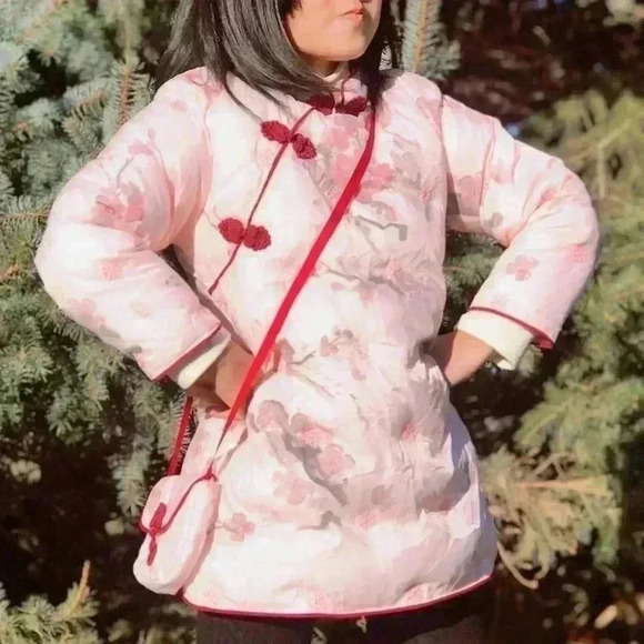 Girl’s QiPao Winter padded Top With Matching Crossbody Pouch(中式旗袍款小棉袄） - Picture 1 of 5
